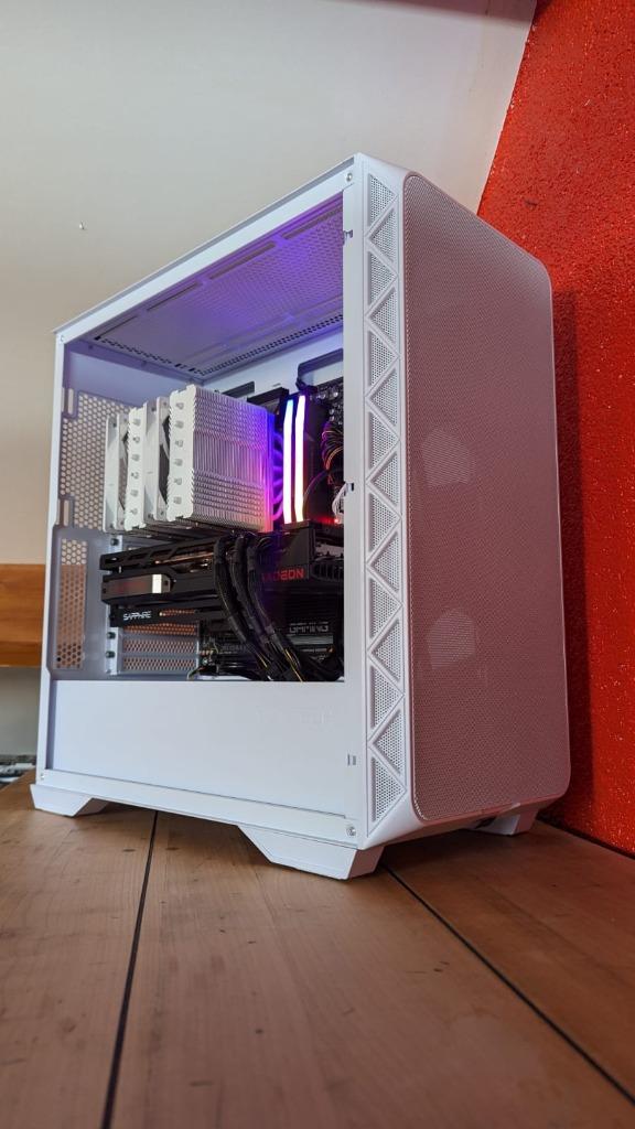 GameSkinShop Supreme 9060XT 16GB - Ryzen 5600 - 32GB RAM, 32 GB, Nieuw, Gaming, SSD