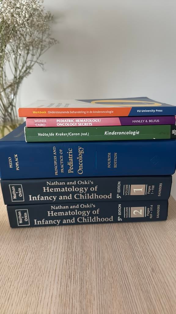 Verschillende boeken kinderoncologie / -hematologie, Boeken, Ophalen of Verzenden, Beta, Zo goed als nieuw, WO
