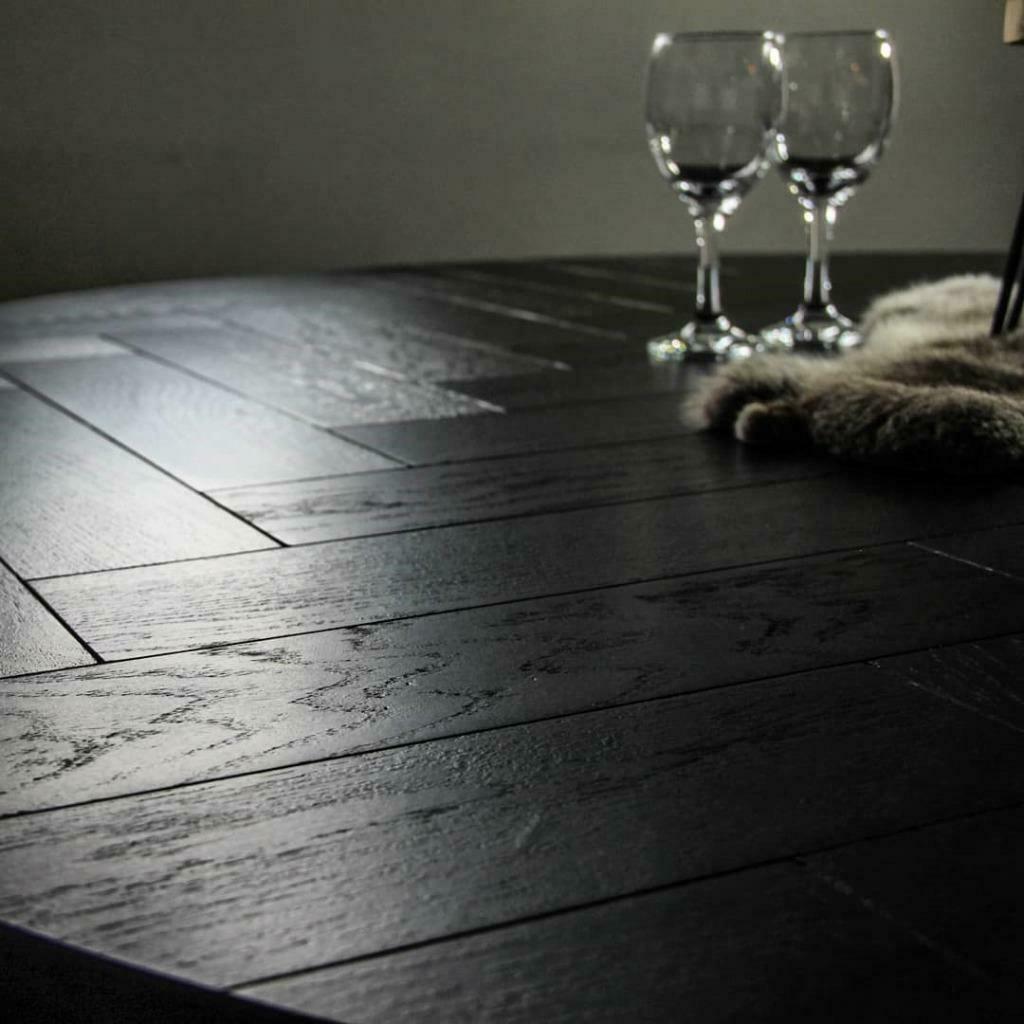 Modern ronde zwarte visgraat tafel maatwerk, Ophalen of Verzenden, Nieuw, Rond, Modern