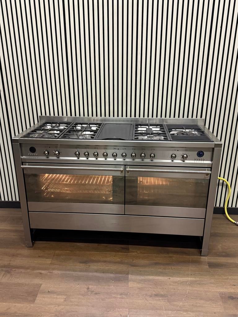 Luxe Smeg Fornuis RVS 6 pits + Grill 2 ovens 150 cm, Fornello Esperta, Ophalen of Verzenden, Zo goed als nieuw, Energieklasse A of zuiniger