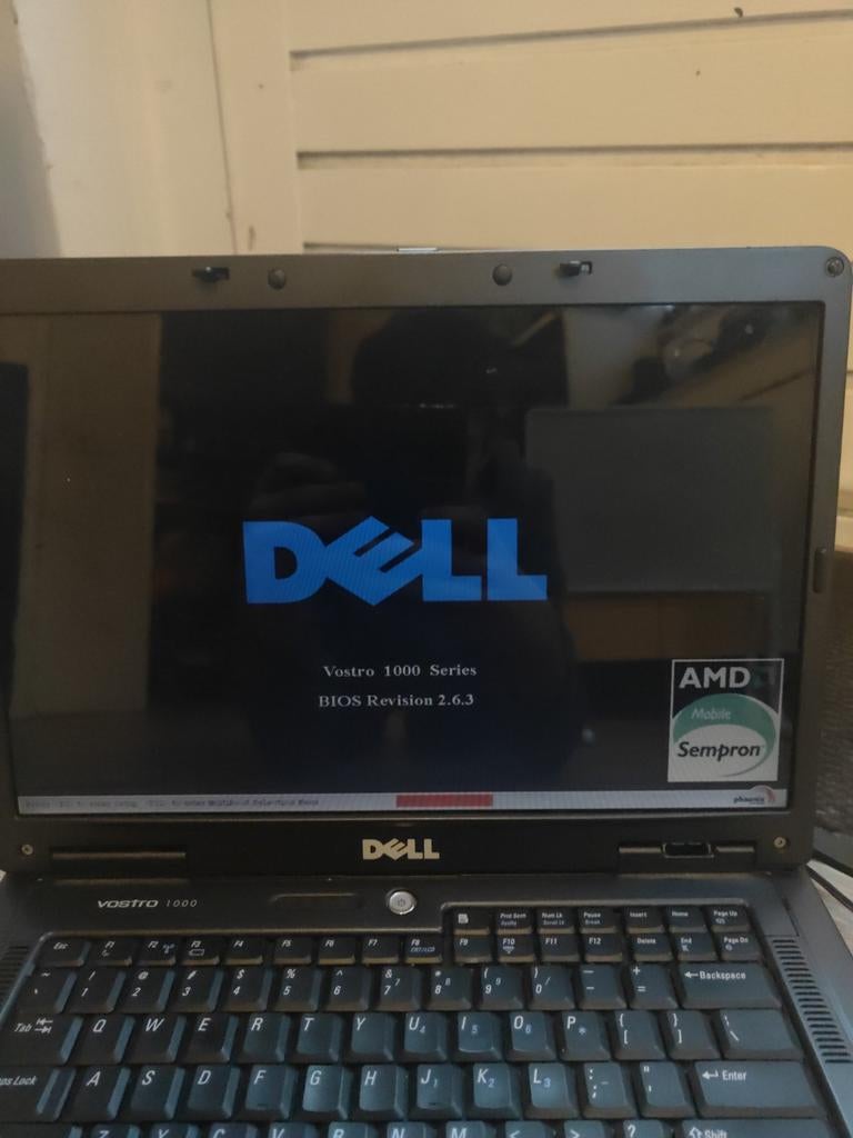 Dell Laptop - scherm werkt Windows xp, Computers en Software, Ophalen, Gebruikt