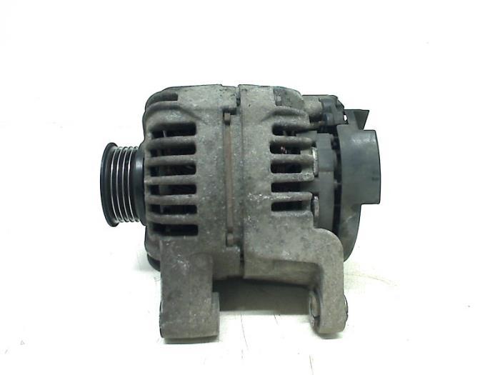 Dynamo van een Opel Corsa, Gebruikt, -, -, Opel