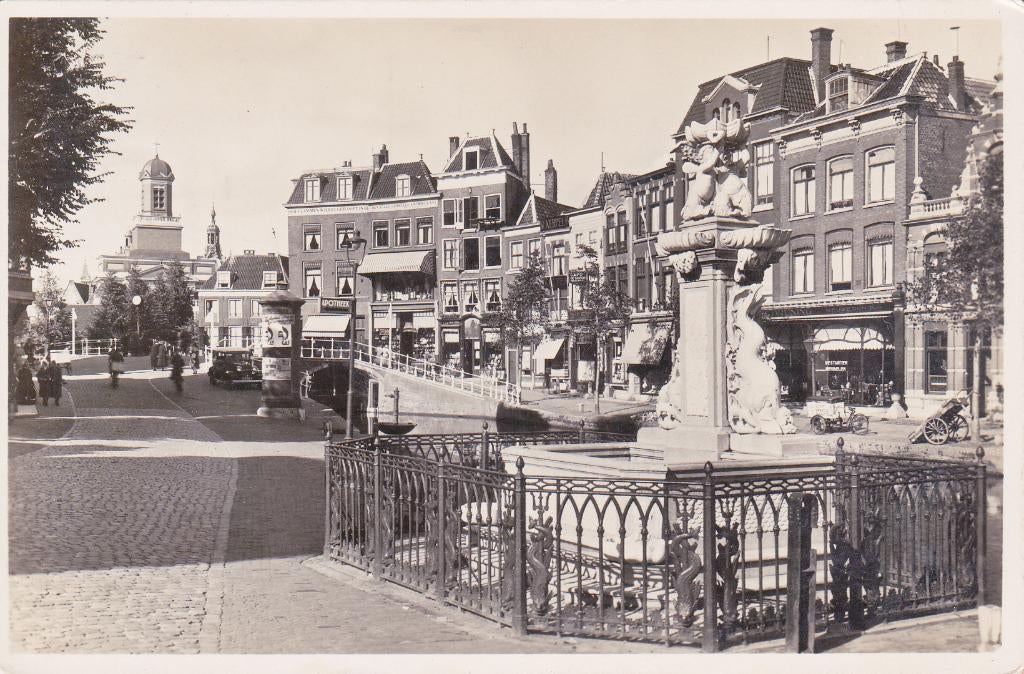 05844 Leiden - Aalmarkt hoek Nieuwe Rijn - gel. 1945, Verzenden, 1940 tot 1960, Gelopen, Zuid-Holland