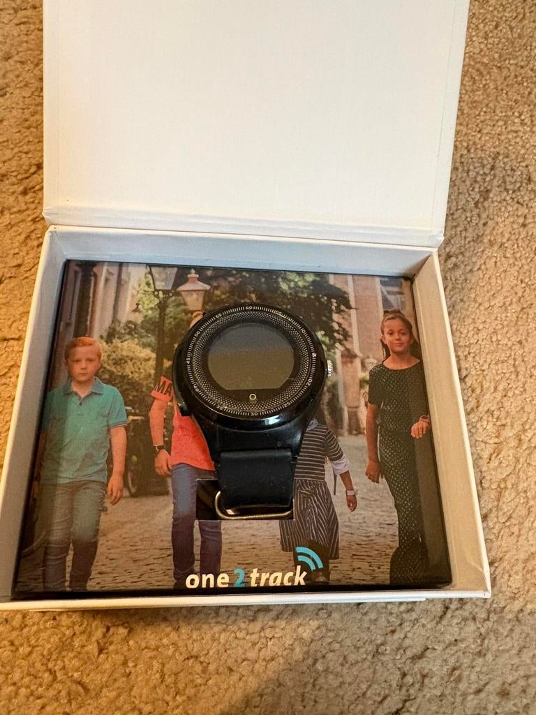 GPS horloge voor kinderen van One2track, Ophalen of Verzenden, Zo goed als nieuw, Zwart, Jongen of Meisje