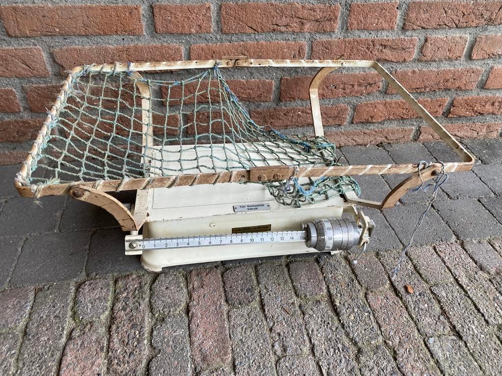 Ouderwetse weegschaal, Ophalen
