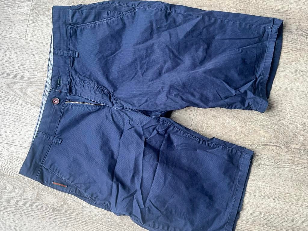 Gucci Korte Broek - Stijlvol en Comfortabel, Kleding | Heren, Broeken en Pantalons, Zo goed als nieuw, Maat 48/50 (M), Blauw, Ophalen of Verzenden