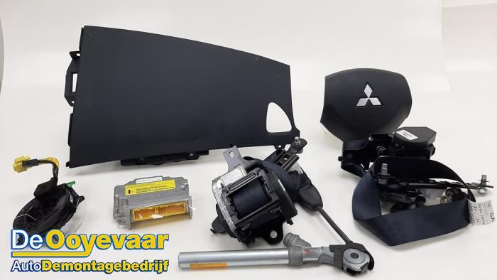 Airbag Set + Module van een Mitsubishi Outlander (Outlander, Gebruikt, -, -, Ophalen of Verzenden