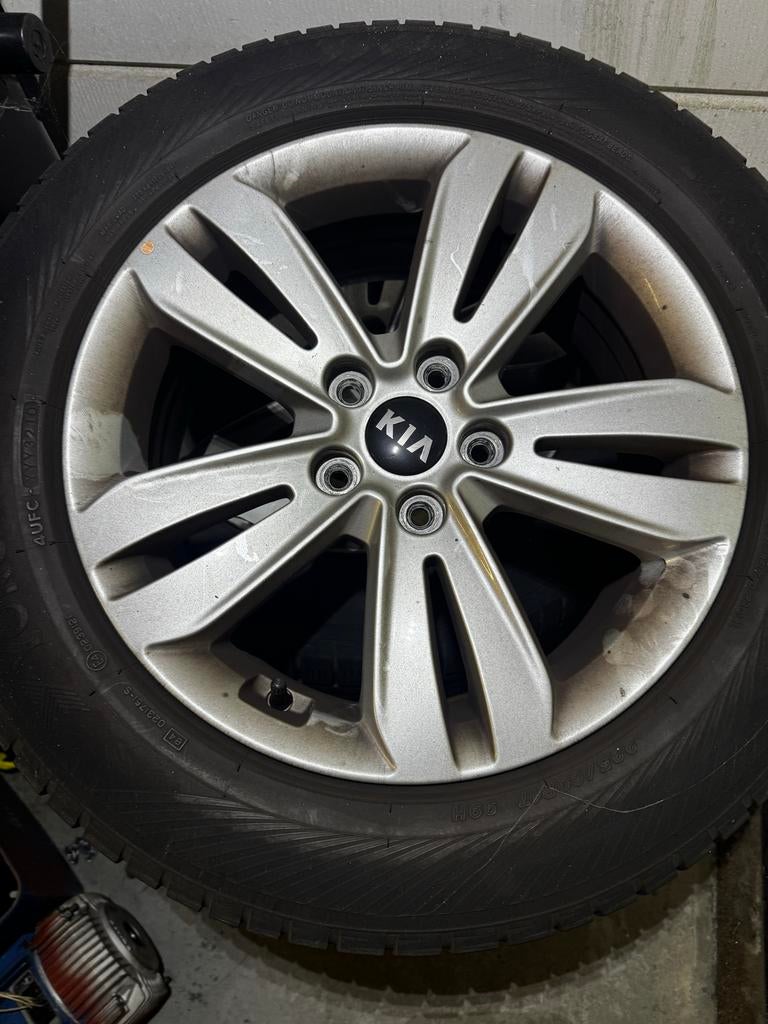Wintervelgen KIA Sportage NQ5 - 225/60R17, Auto-onderdelen, Banden en Velgen, Gebruikt, Banden en Velgen, 17 inch, Personenwagen