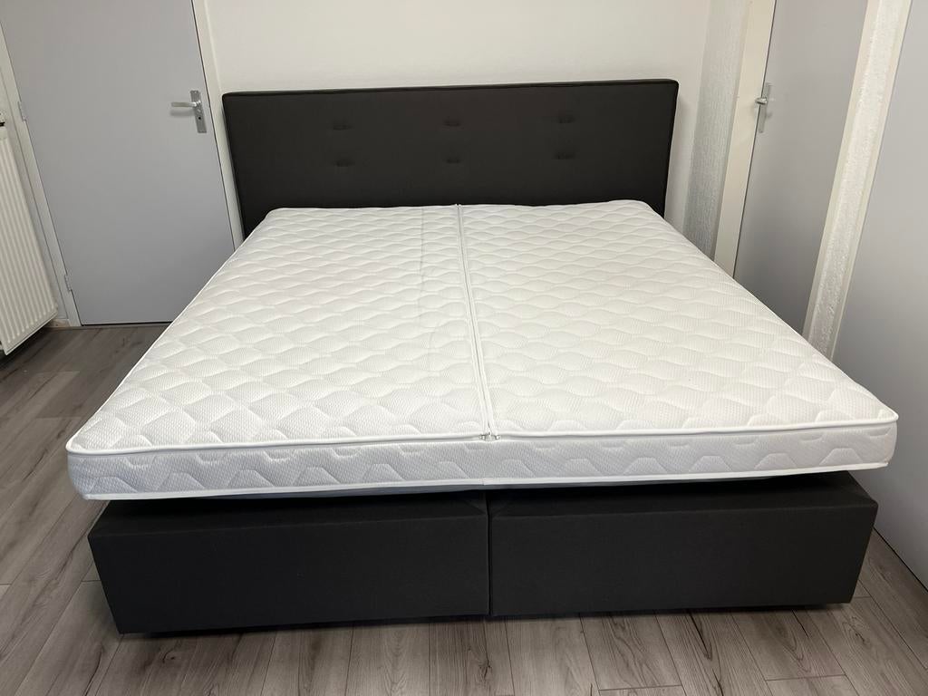 Boxspringlook waterbed 180-200 van 3295 nu 2500, Solo-systeem, Tweepersoons, Ophalen of Verzenden, Zo goed als nieuw