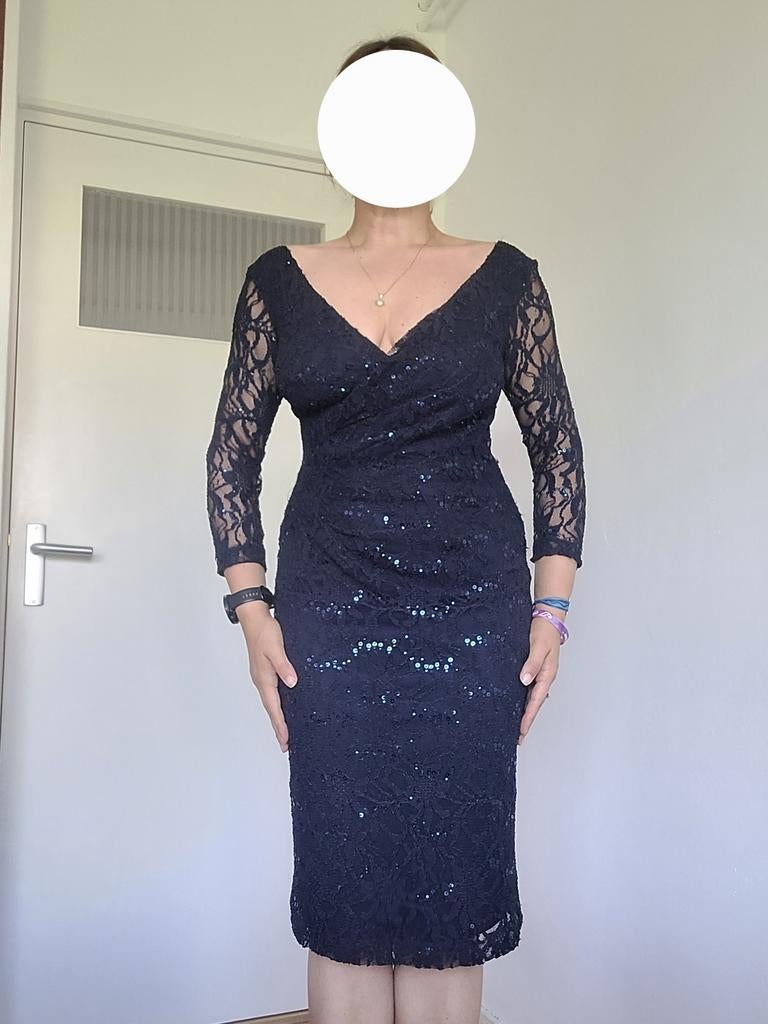 Elegante blauwe kanten jurk - Maat M, Maat 38/40 (M), Blauw, Ophalen of Verzenden, Zo goed als nieuw
