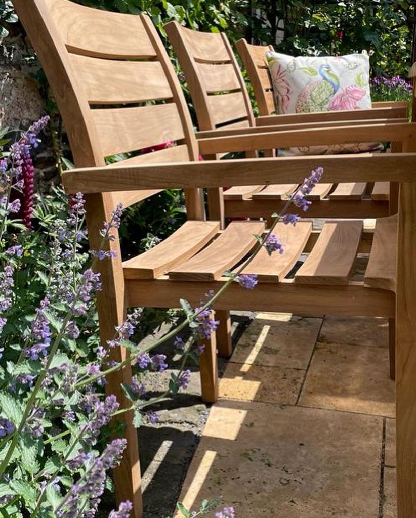 Foto 7 van Groot Assortiment Teak Tuinstoelen / Nieuw & Gebruikt