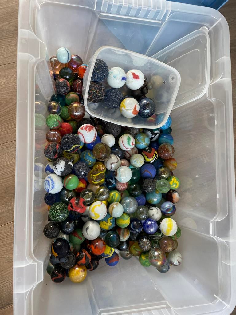 Grote doos vol met knikkers, Verzamelen, Ophalen, Gebruikt