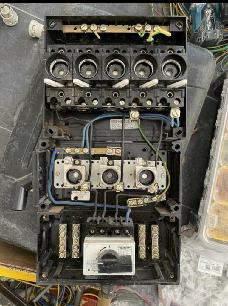 Elektricien voor de meterkast, laadpaal of huis installatie!