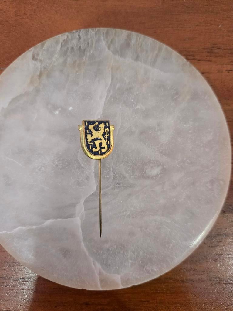 Emaille speldje Nederlandse Leeuw - Begeer, Verzamelen, Ophalen of Verzenden