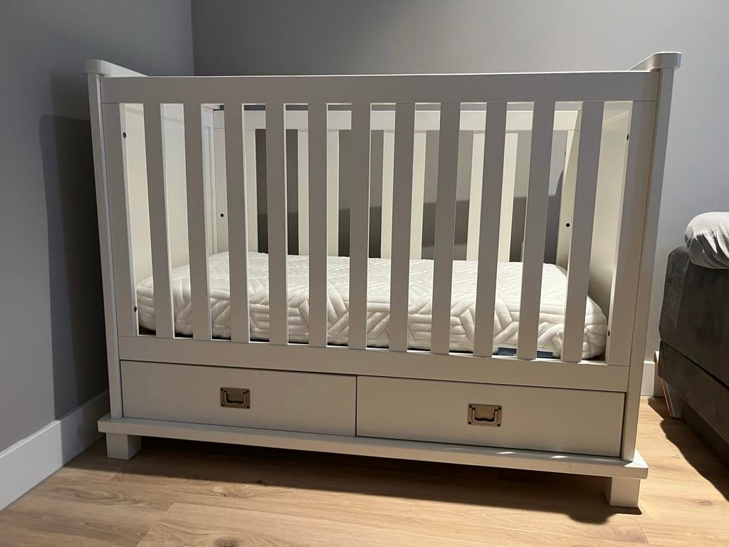 Kidsmill ledikant shakery, Kinderen en Baby's, Babywiegjes en Ledikanten, Zo goed als nieuw, Ledikant, Ophalen