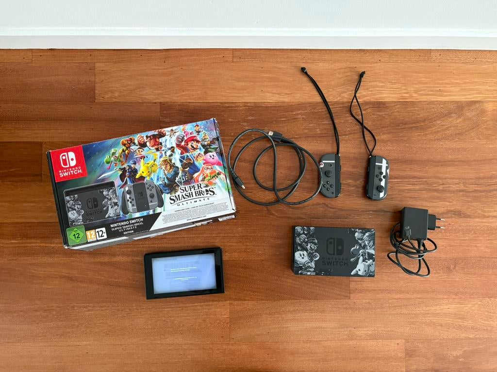 Nintendo Switch Ultimate Smash Bros Edition, Spelcomputers en Games, Spelcomputers | Nintendo Switch, Ophalen of Verzenden, Zo goed als nieuw