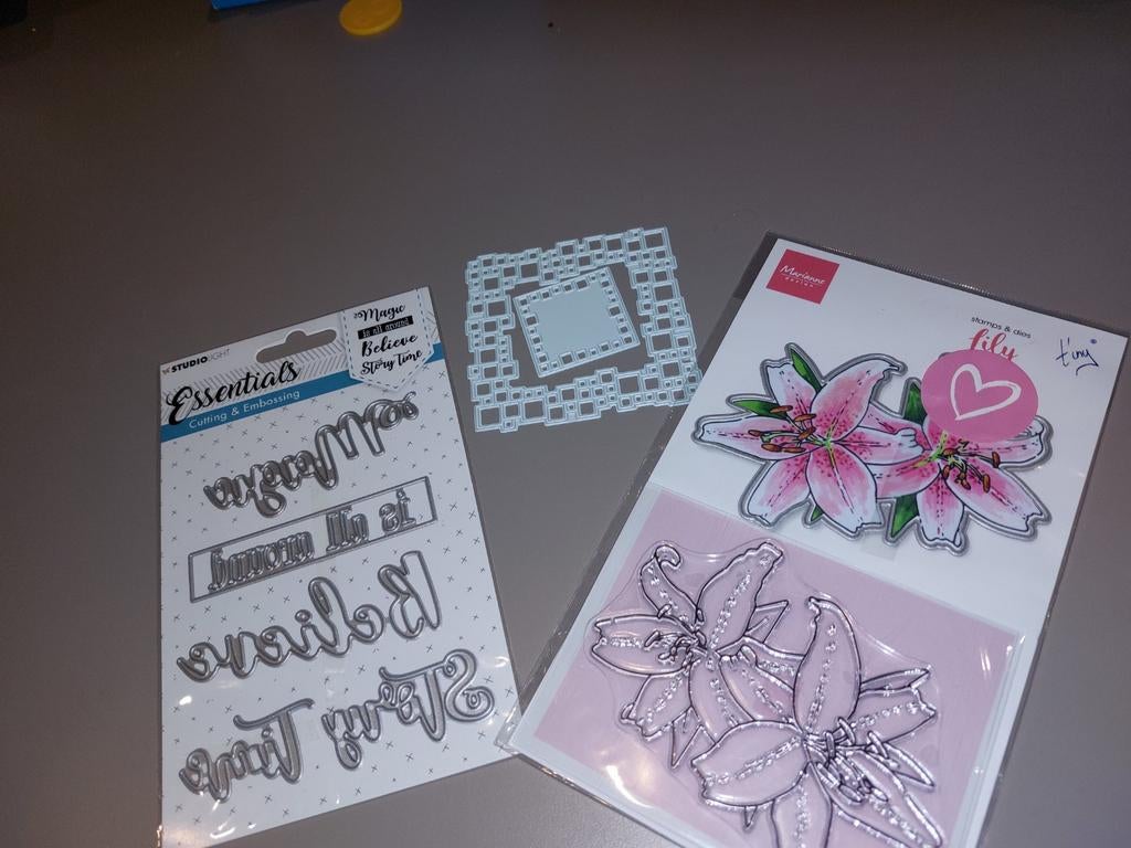 Diverse snijmallen en stempels voor kaarten maken, Hobby en Vrije tijd, Scrapbooking, Zo goed als nieuw, Versiering of Embellishment