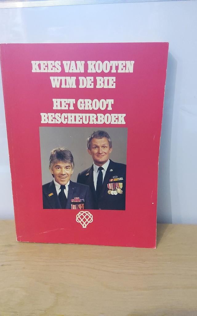 Het Groot BeschEurboek - Kees van Kooten & Wim de Bie, Boeken, Humor, Ophalen of Verzenden, Gelezen, Kees van Kooten & Wim de Bie