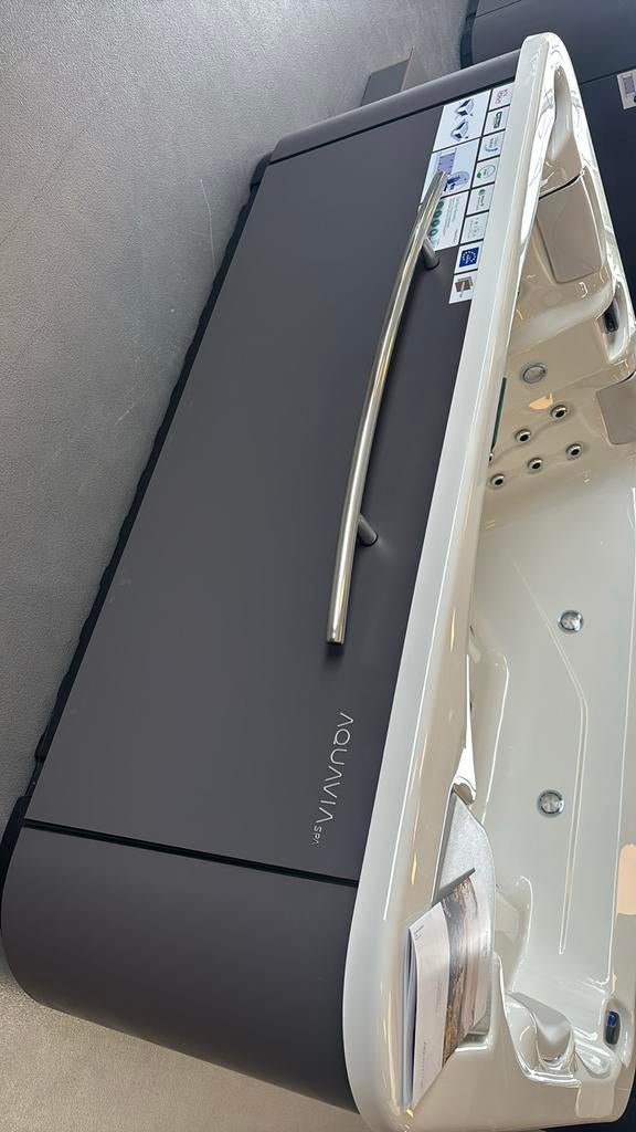 Aquavia Touch Pro jacuzzi buitenspa hottub 216x166x74 cm, Ophalen, Nieuw