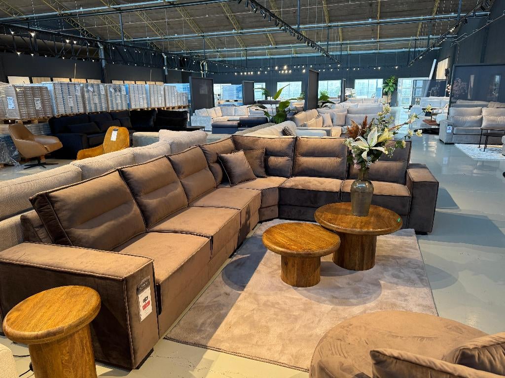 Voorraad actie | Taupe Hoekbank Velvet | showroom Utrecht, Ophalen, Info@trendvortex.com, 4131 NH, Hoekbank