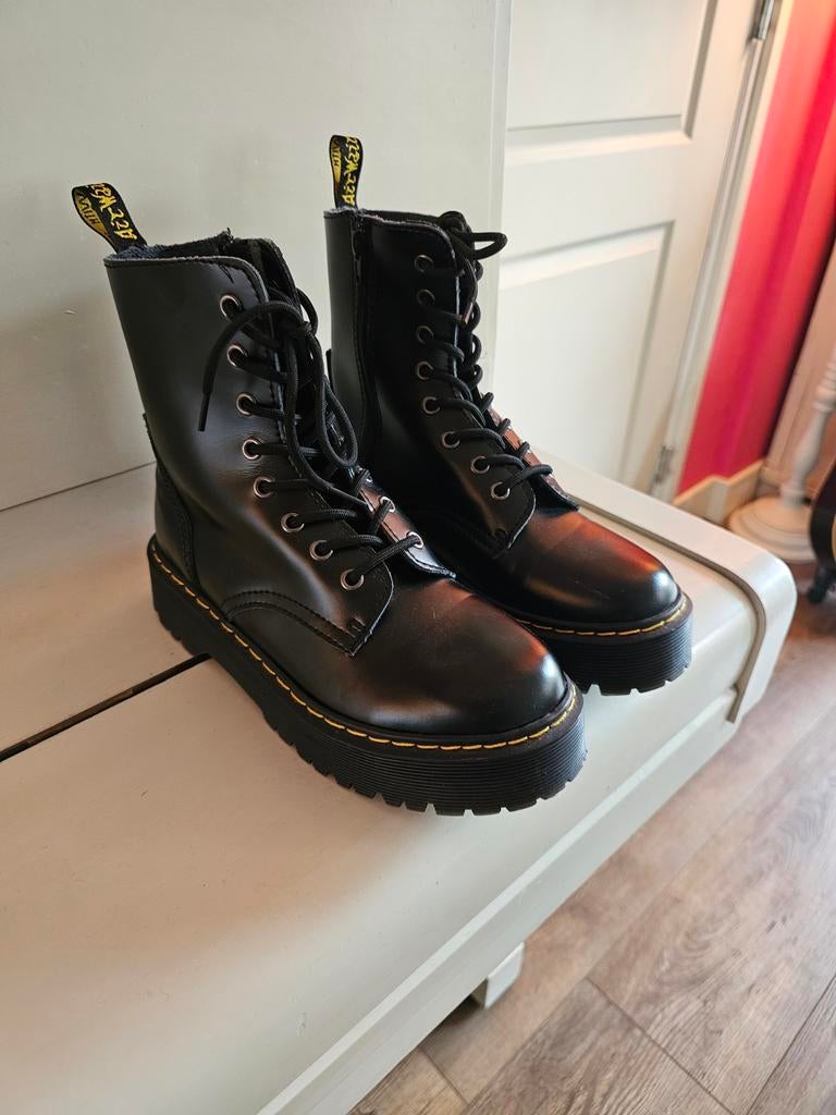 Dr. Martens Jadon Platform Boots maat 40 - Zo goed als nieuw, Kleding | Dames, Schoenen, Zwart, Lage of Enkellaarzen, Ophalen of Verzenden