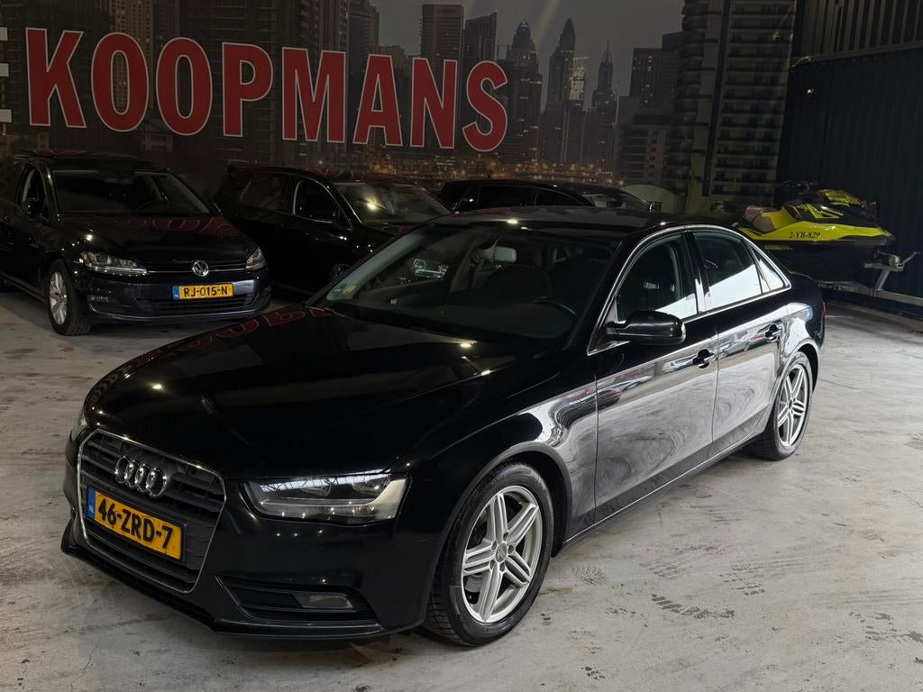 Audi A4 2.0 TDI 100KW 2013 LIMOUSINE /2 KEYS/NAVI/CLIMA/FULL, Euro 5, Zwart, 4 cilinders, A4