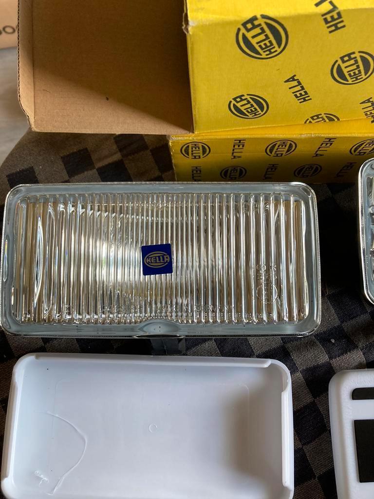 Oldtimer 2 Hella witte mistlampen met covers comet 550, Ophalen of Verzenden, Nieuw