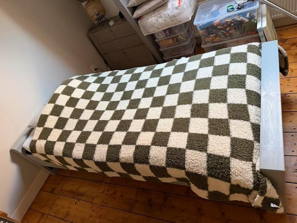 Woood ledikant 90x200 grijs met extra matras en lade, Ophalen, Gebruikt, 90 cm, Eenpersoons