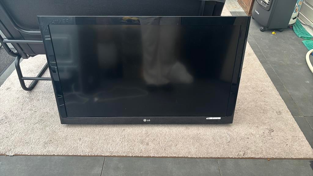 LG 42 inch tv zonder afstandsbediening en kabels, 50 Hz, Ophalen of Verzenden, Zo goed als nieuw, 100 cm of meer