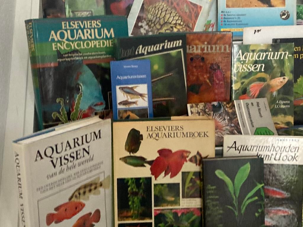 Partij boeken over aquaria en vissen, Dieren en Toebehoren, Vissen | Aquaria en Toebehoren, Ophalen of Verzenden, Zo goed als nieuw