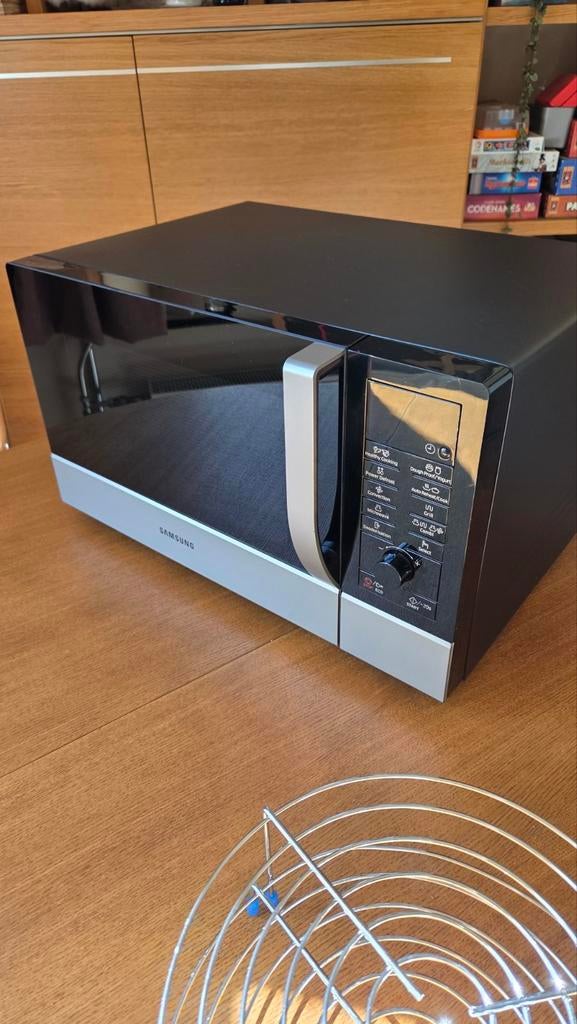 Samsung Combimagnetron (28 Liter) CE107M, Ophalen, Minder dan 45 cm, Gebruikt, Oven met grill