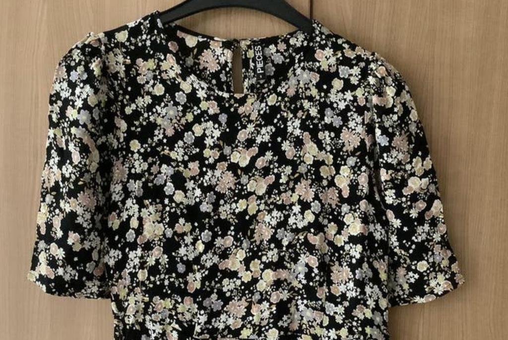 Jurk. mt. XS//. S.    van.   Pieces.       nieuw!, Kleding | Dames, Verzenden, Nieuw, Maat 36 (S), Onder de knie