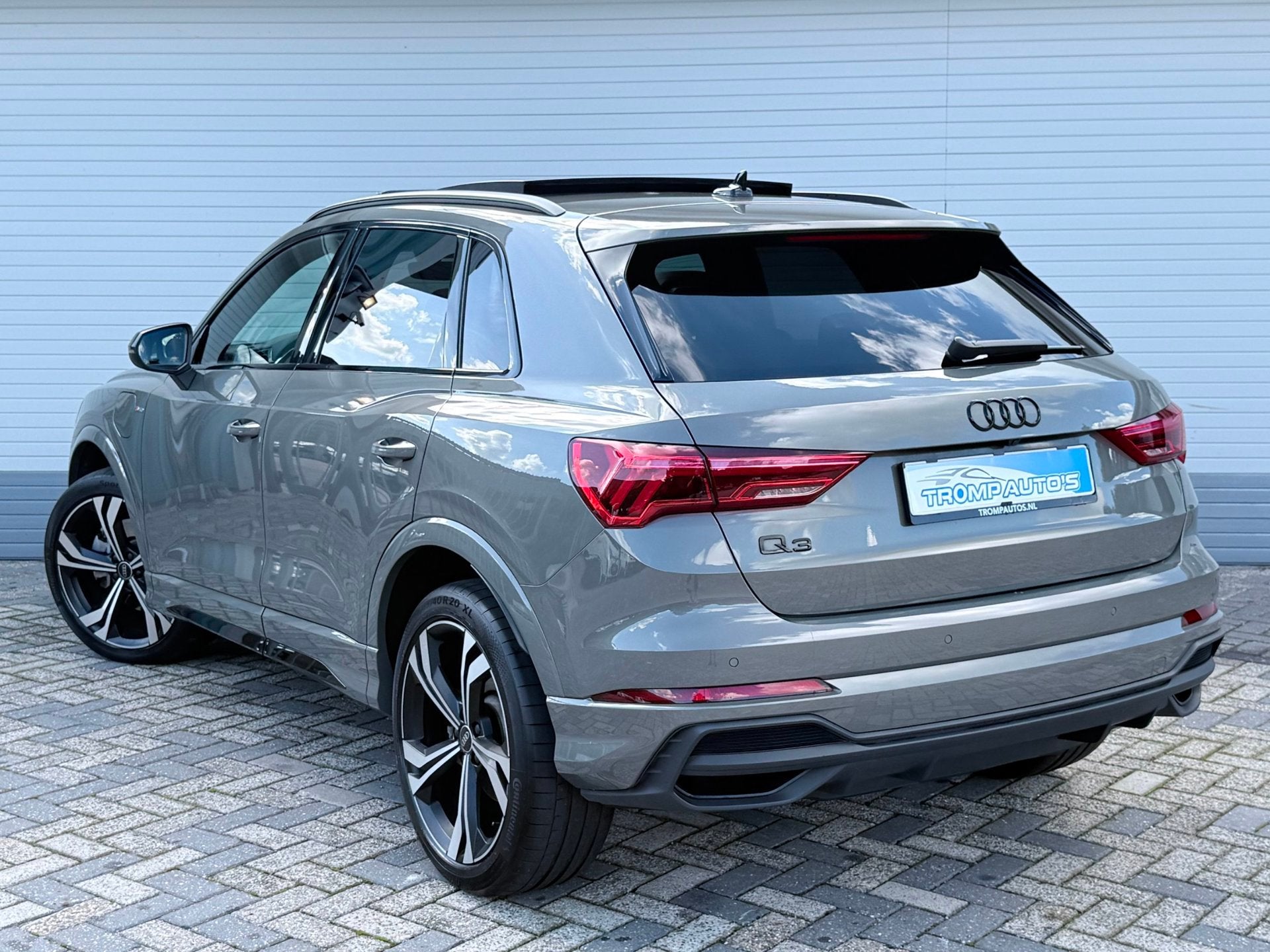 Foto 2 van Audi Q3 45 TFSI e S edition|PANO|ACC|T.HAAK|MATRIX|SONOS|