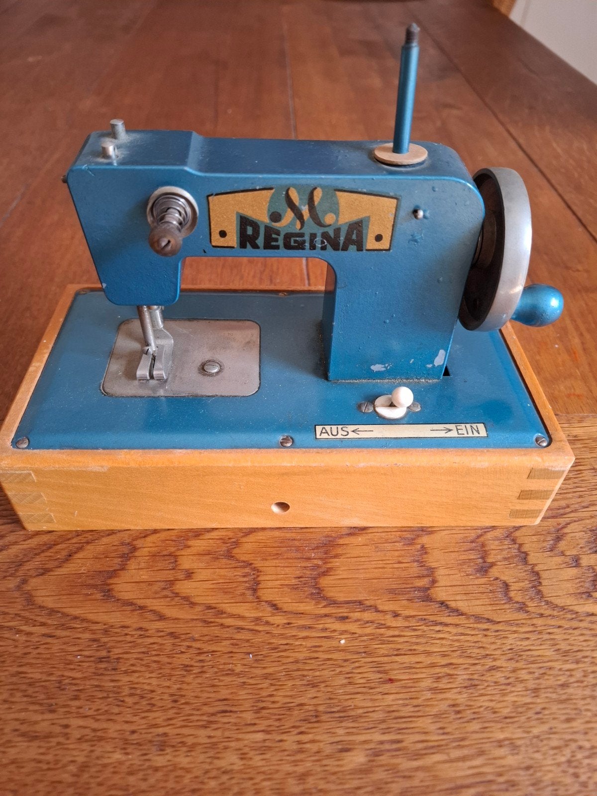 Te koop: Vintage speelgoednaaimachine Regina, Ophalen of Verzenden