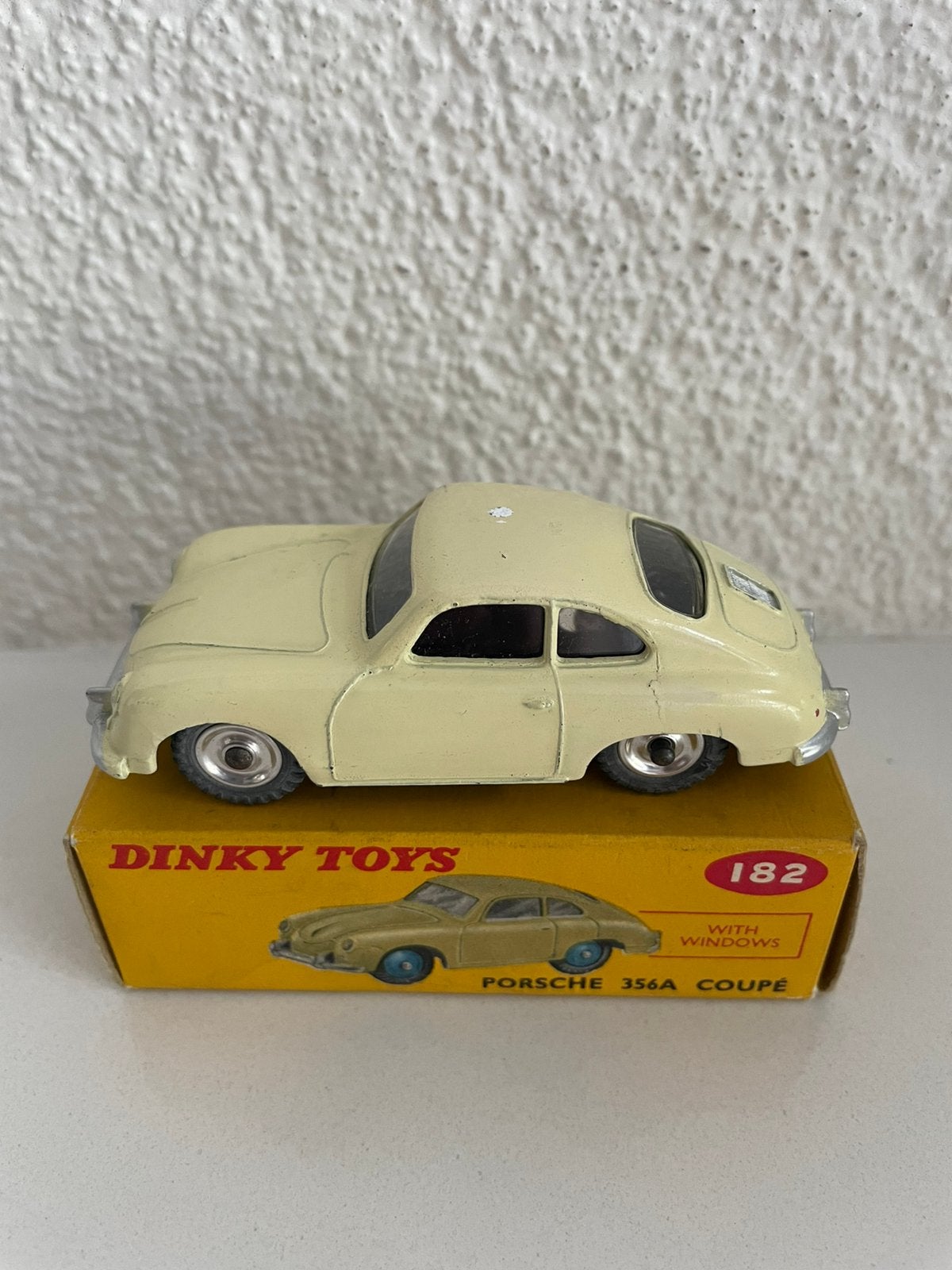 Originele Dinky Toys 1:43 Porsche 356 182 + doosje, Hobby en Vrije tijd, Ophalen of Verzenden, Nieuw, Auto, Dinky Toys