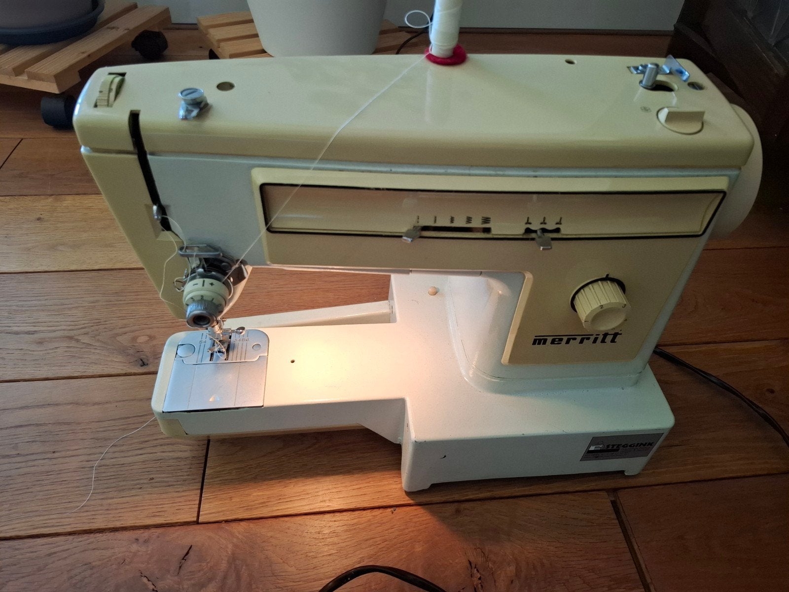 Merritt Naaimachine met koffer en handleiding, Ophalen, Gebruikt, Naaimachine, Overige merken
