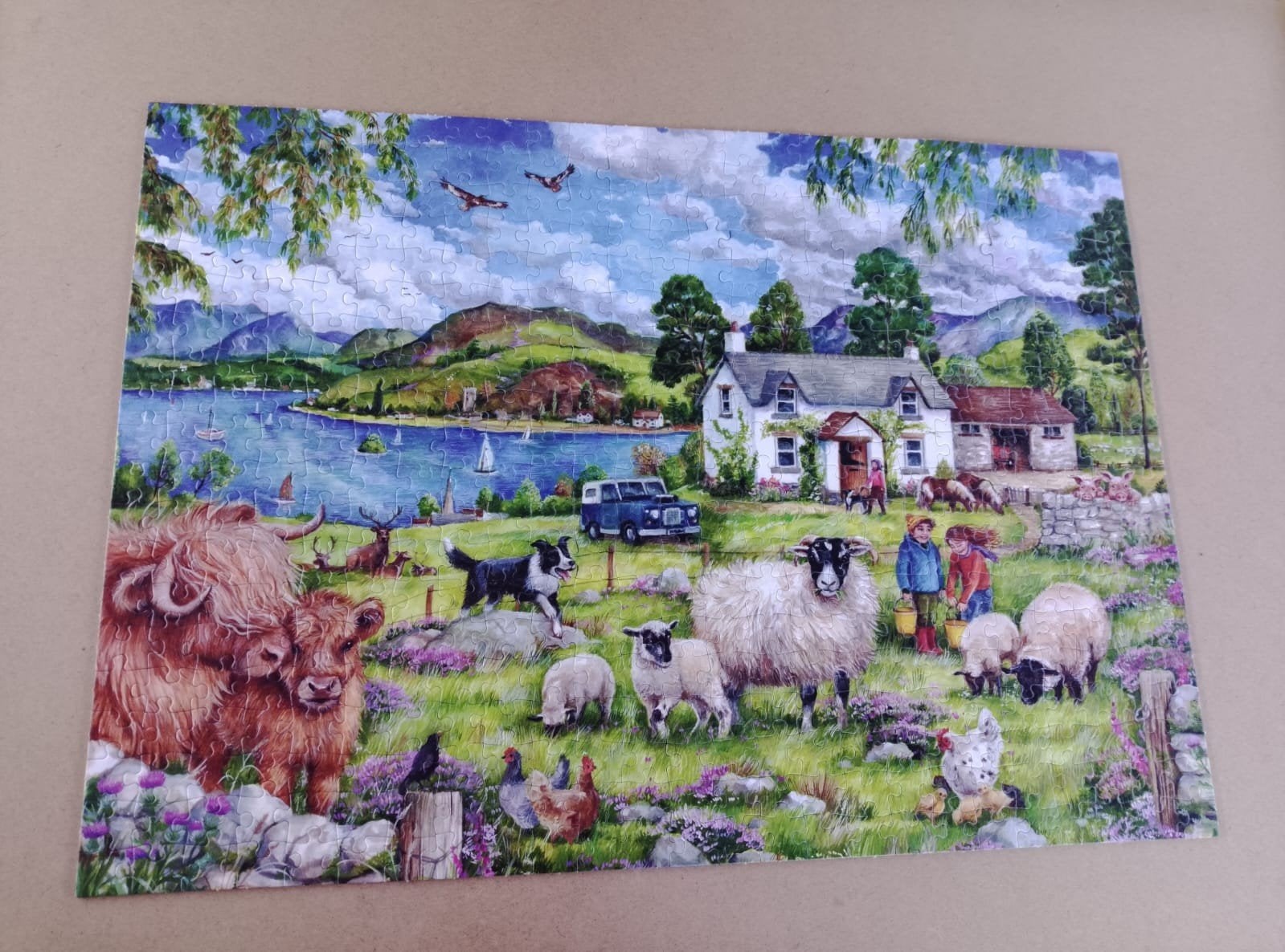 Falcon de luxe Highland Farm puzzel 500 stukjes COMPLEET, Ophalen of Verzenden, 500 t/m 1500 stukjes, Zo goed als nieuw, Legpuzzel