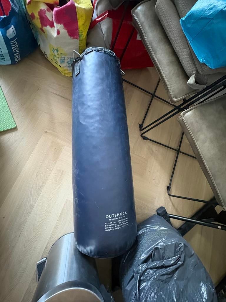 Decathlon OUTSHOCK Bokszak 20 kg, Sport en Fitness, Boksen, Ophalen, Zo goed als nieuw, Bokszak