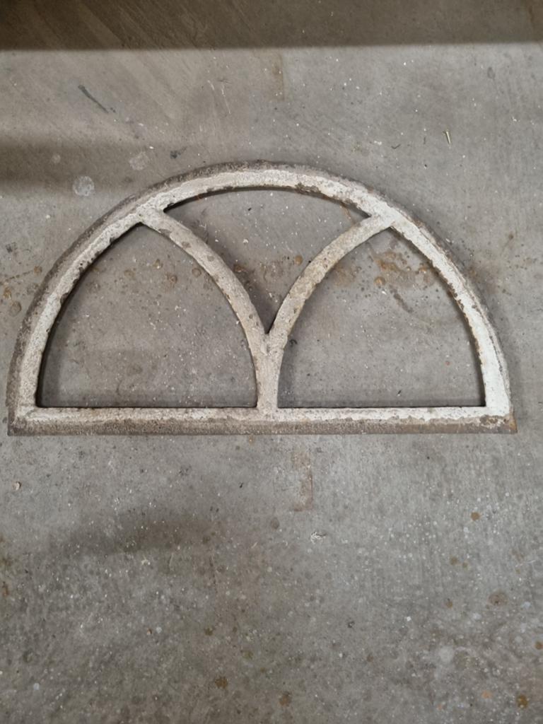 Stalen stal raam halve maan, Ophalen of Verzenden, Minder dan 80 cm, Minder dan 80 cm