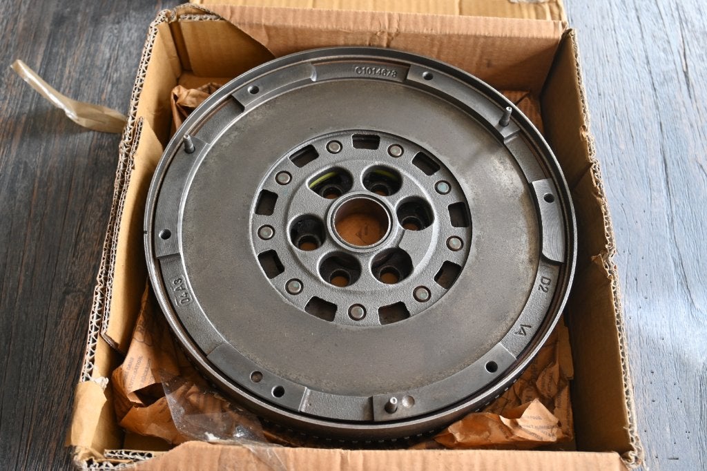 Massavliegwiel div. Fiat /Alfa / Lancia 2.0JTDM 71795037, Auto-onderdelen, Remmen en Aandrijving, Ophalen, Nieuw, Alfa Romeo