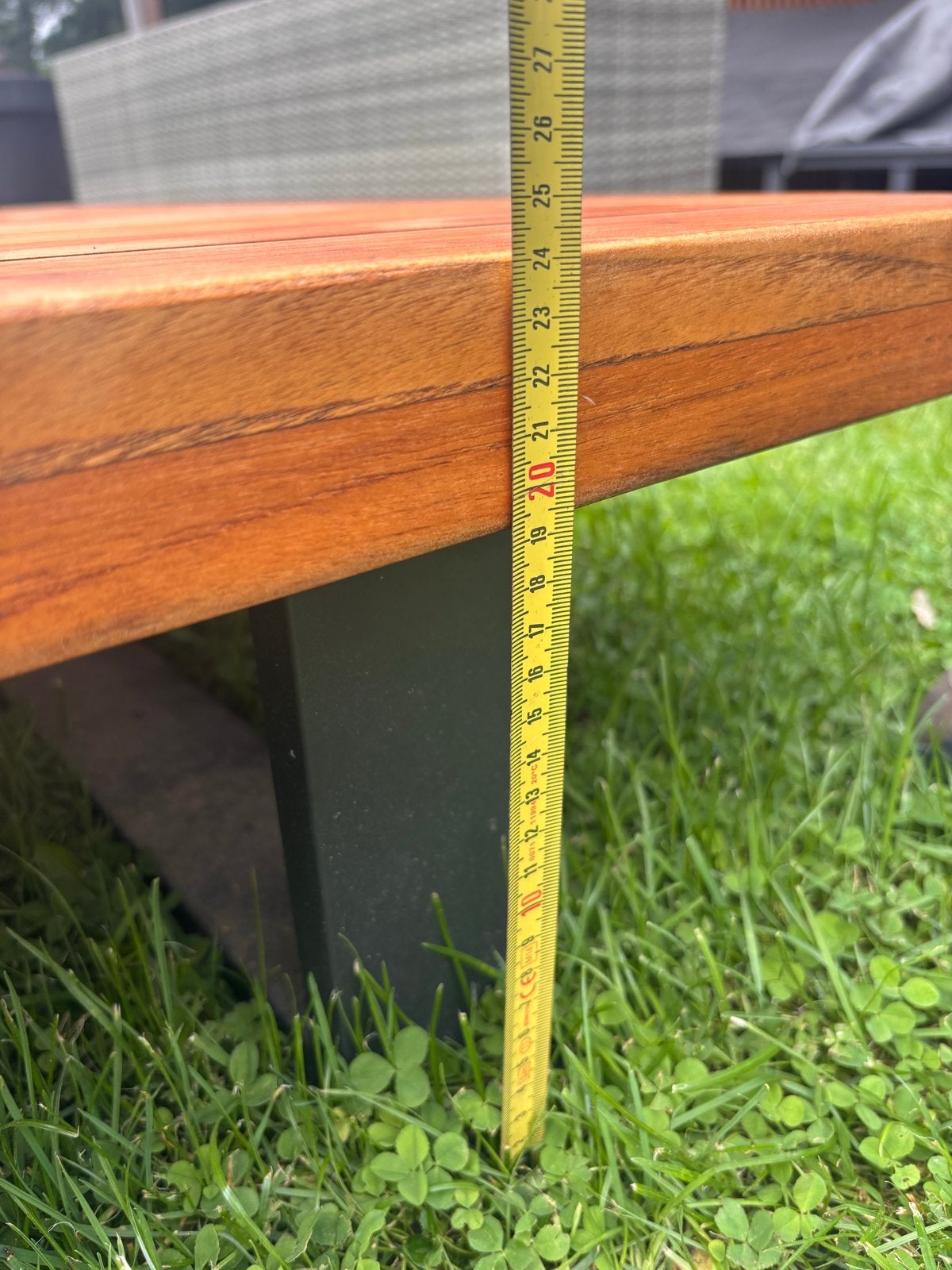Foto 5 van Teakhouten tuintafel - Zo goed als nieuw