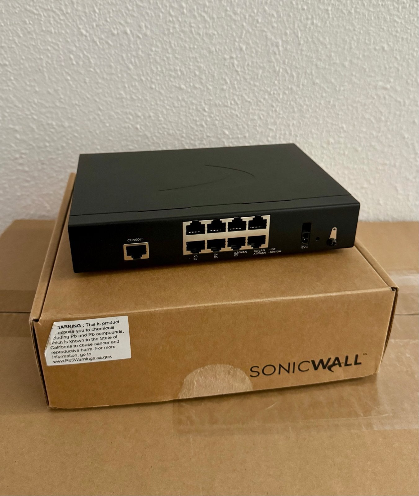SonicWALL TZ270 Firewall, Ophalen of Verzenden, Zo goed als nieuw, Router