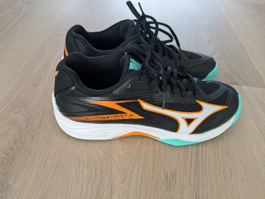 Mizuno Thunder Blade zaalschoen maat 39 vallen als 38/38,5, Sport en Fitness, Ophalen of Verzenden, Zo goed als nieuw, Schoenen