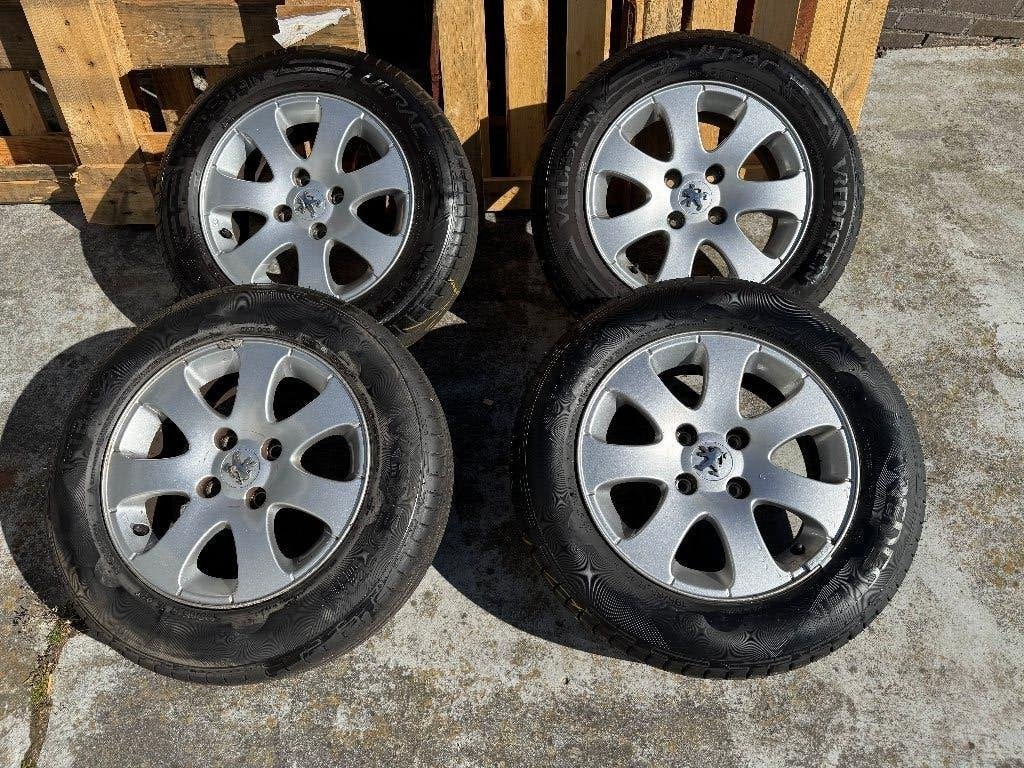 Te koop 4 lm velgen Peugeot 307/Vredestein banden 195/65R15, Auto-onderdelen, Banden en Velgen, Ophalen, 15 inch, Velg(en), Nieuw