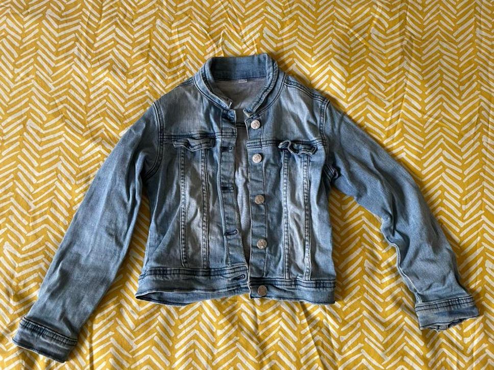 Spijkerjas spijkerjack meisje - 122/128, Kinderen en Baby's, Kinderkleding | Maat 122, Ophalen of Verzenden, Zo goed als nieuw