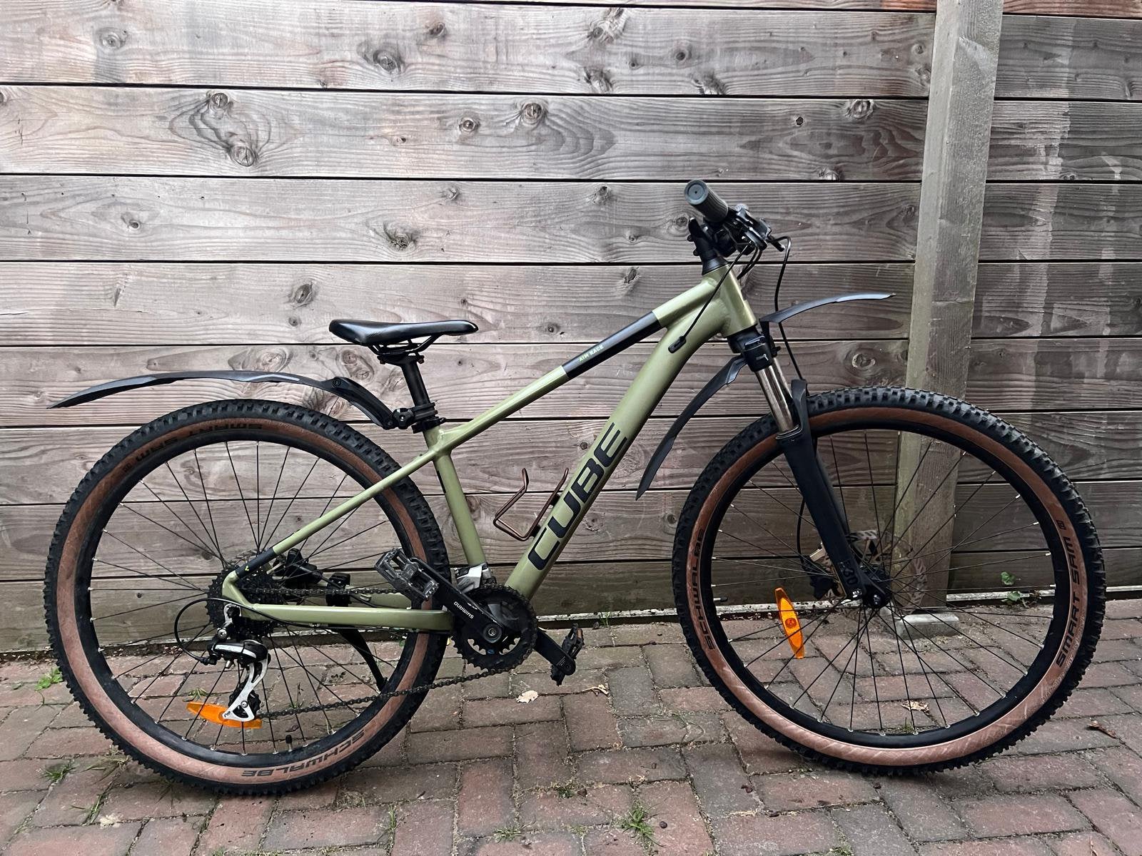 CUBE AIM RACE OLIVE/BLACK Frame maat s / wielen 27,5 inch, Fietsen en Brommers, Fietsen | Mountainbikes en ATB, Minder dan 45 cm