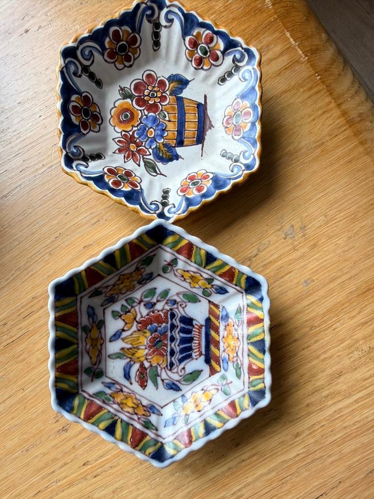 Kleine Makkum bordjes om op te hangen, Verzenden