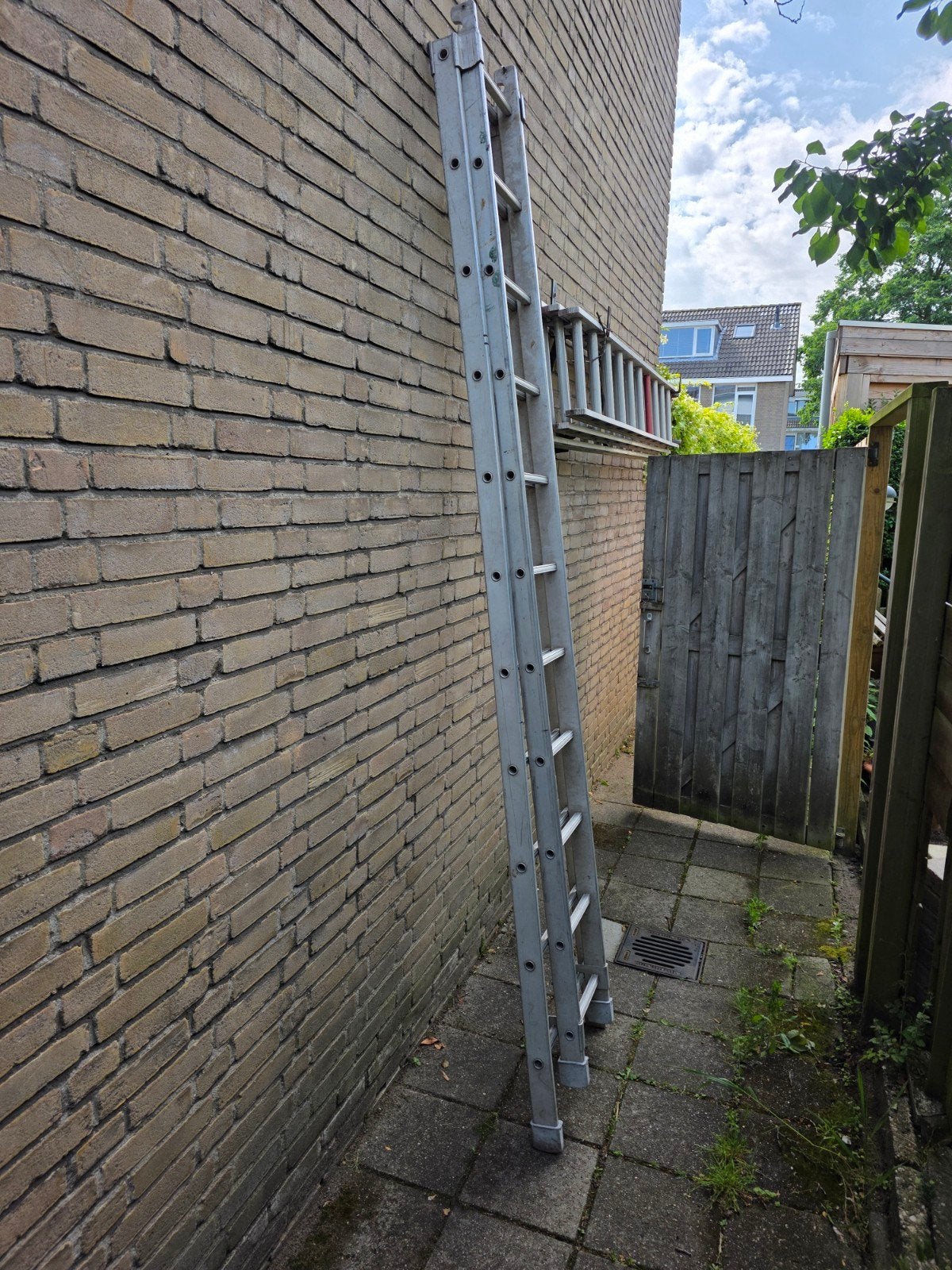 Aluminium ladder, Doe-het-zelf en Verbouw, Ladders en Trappen, Ophalen of Verzenden, Gebruikt, 4 meter of meer