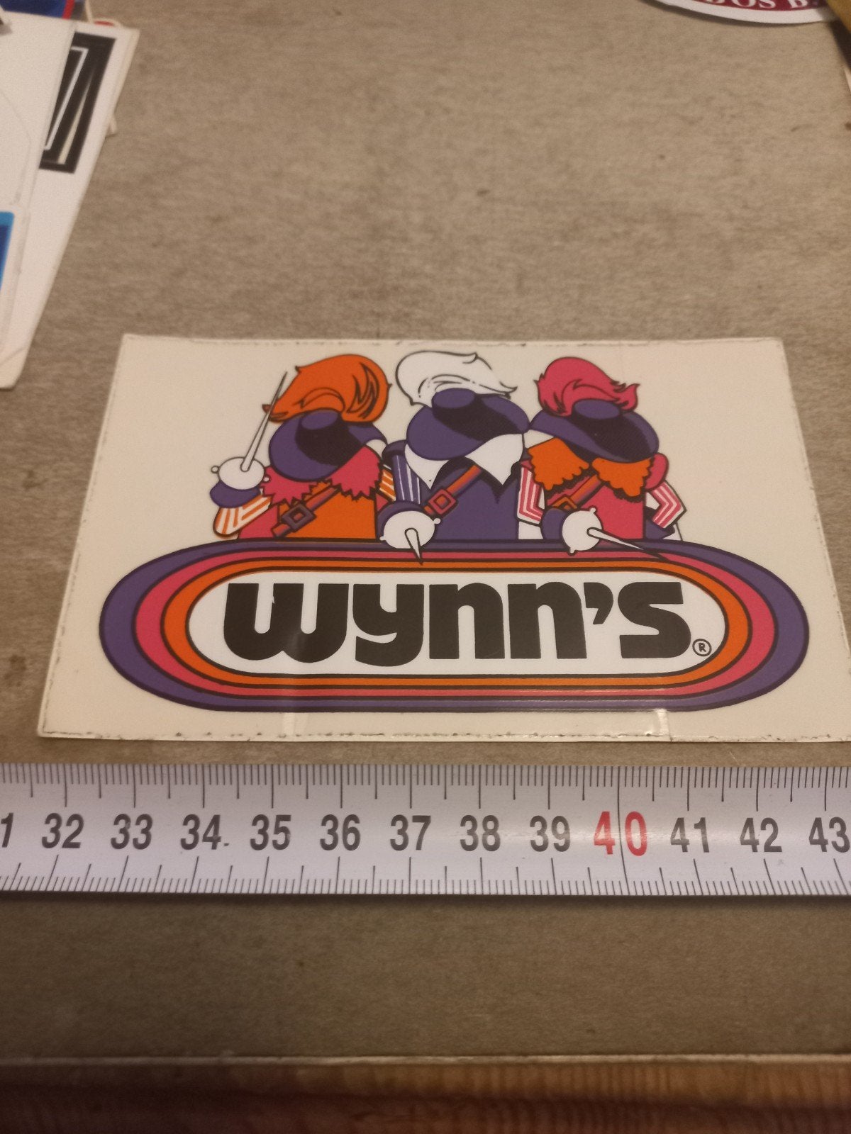 Vintage Wynn's Sticker - Drie Musketiers, Ophalen of Verzenden