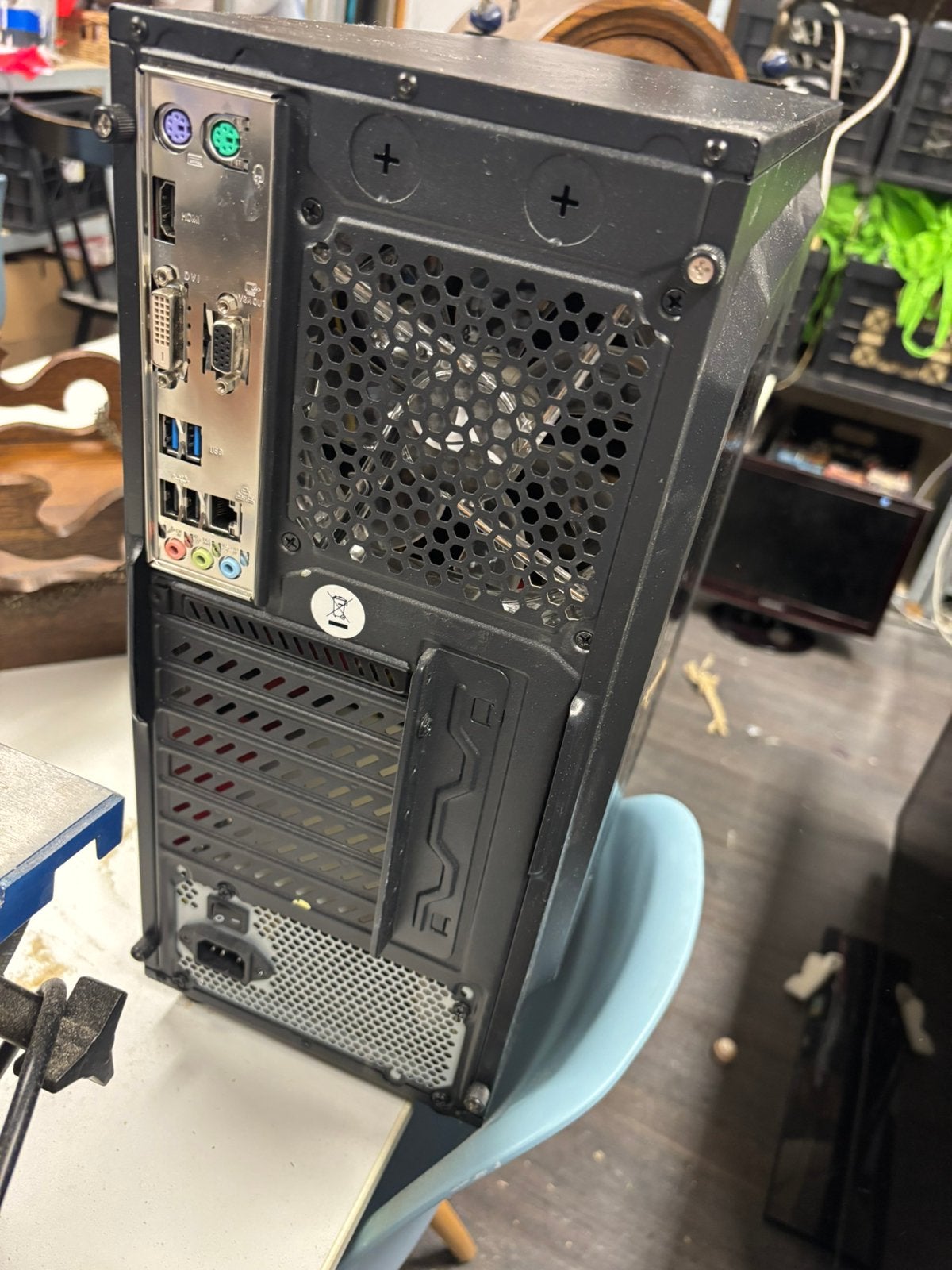 Sharkoon Desktop PC - Krachtige Computer voor Thuis/Kantoor, Computers en Software, Desktop Pc's, Gebruikt, Onbekend, Minder dan 4 GB